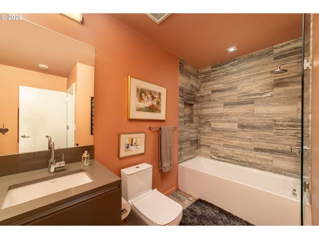 1075 Nw NORTHRUP St 1812, Portland, OR 97209