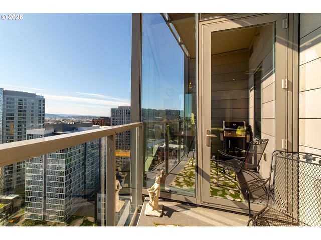 1075 Nw NORTHRUP St 1812, Portland, OR 97209