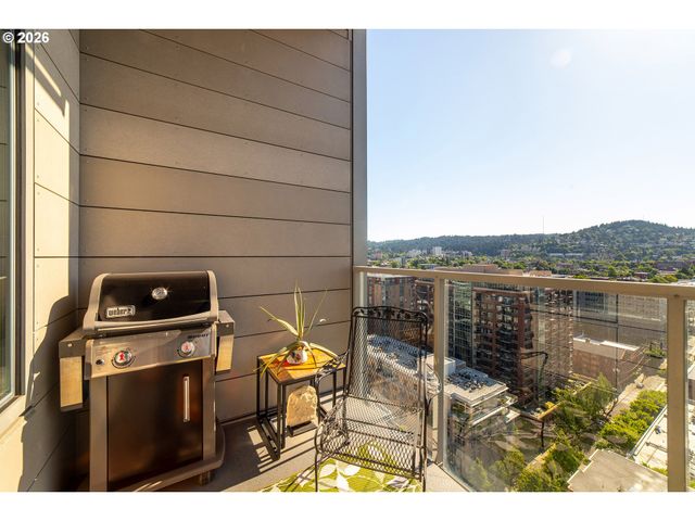 1075 Nw NORTHRUP St 1812, Portland, OR 97209