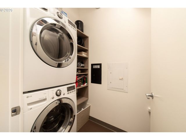 1075 Nw NORTHRUP St 1812, Portland, OR 97209