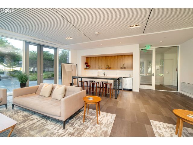 1075 Nw NORTHRUP St 1812, Portland, OR 97209