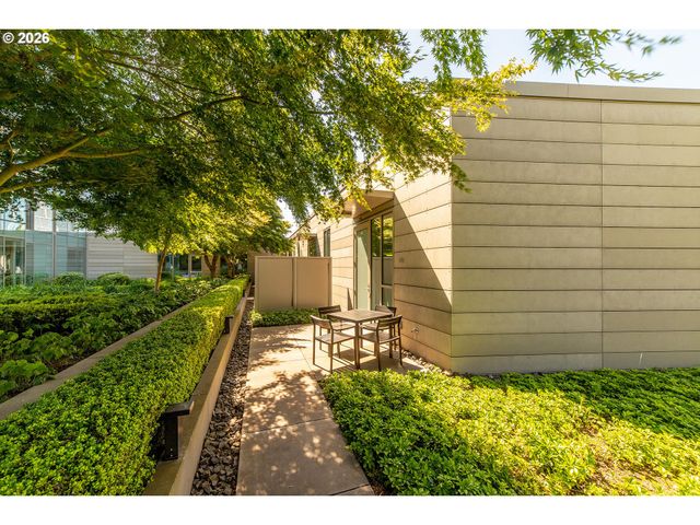 1075 Nw NORTHRUP St 1812, Portland, OR 97209