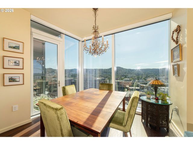 1075 Nw NORTHRUP St 1812, Portland, OR 97209