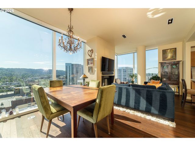 1075 Nw NORTHRUP St 1812, Portland, OR 97209