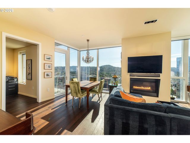1075 Nw NORTHRUP St 1812, Portland, OR 97209