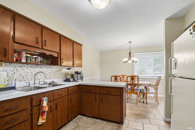 53242 County Road 43, Middlebury, IN 46540