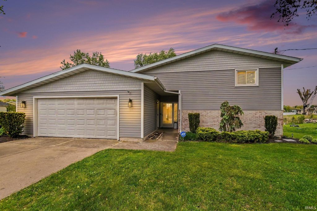 53242 County Road 43, Middlebury, IN 46540