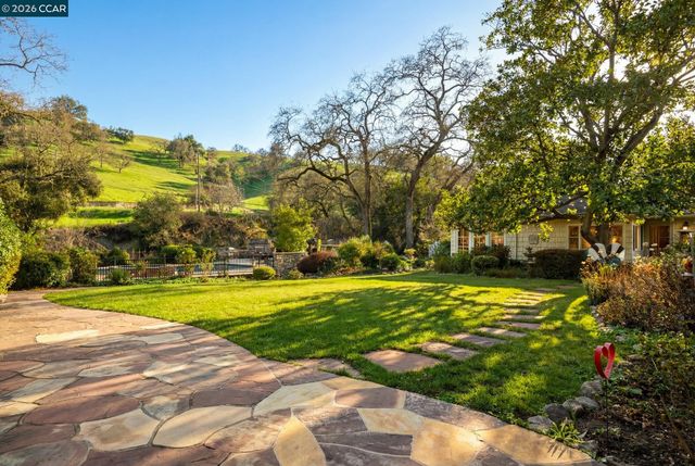 1720 Alameda Diablo, Diablo, CA 94528