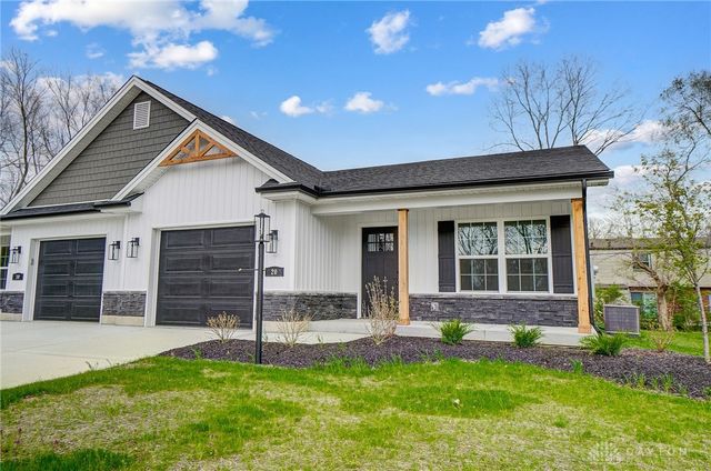 20 Timber Creek Drive, Carlisle, OH 45005