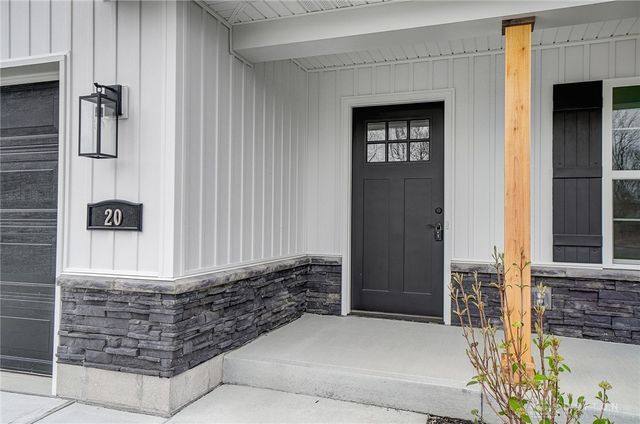 20 Timber Creek Drive, Carlisle, OH 45005