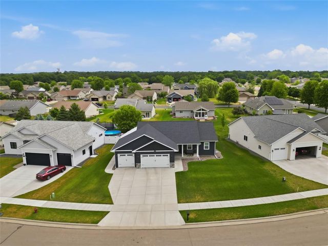 1829 Tucker Trail, Eau Claire, WI 54701