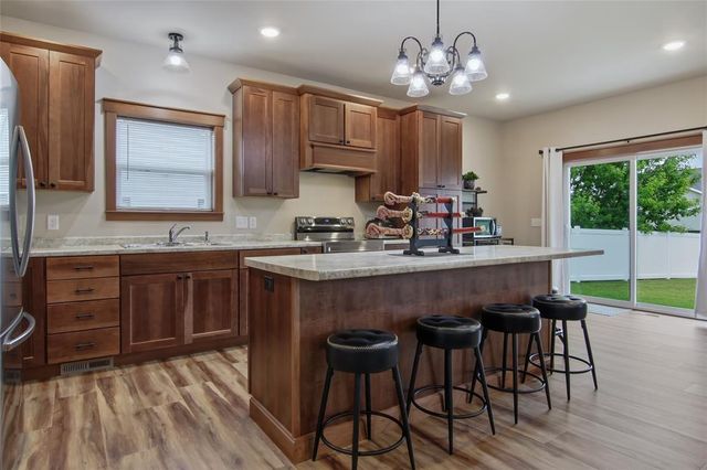 1829 Tucker Trail, Eau Claire, WI 54701