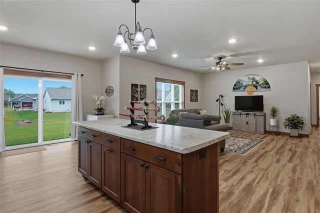 1829 Tucker Trail, Eau Claire, WI 54701