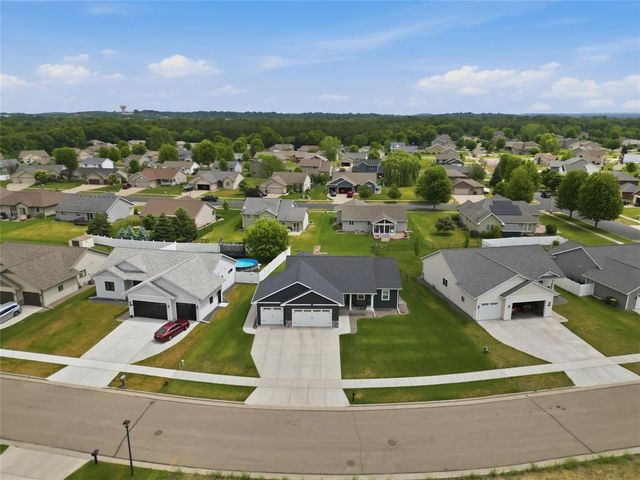 1829 Tucker Trail, Eau Claire, WI 54701