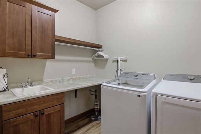 1829 Tucker Trail, Eau Claire, WI 54701