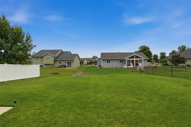 1829 Tucker Trail, Eau Claire, WI 54701