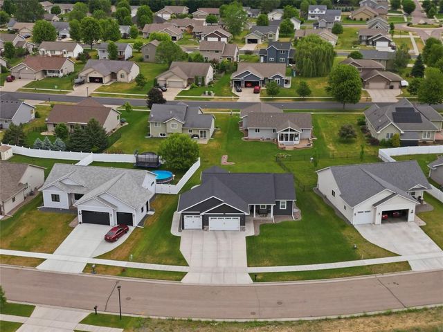 1829 Tucker Trail, Eau Claire, WI 54701