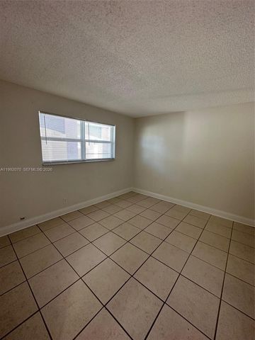 2775 Taft St 102, Hollywood, FL 33020