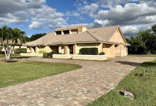 28432 Las Palmas CIR, Bonita Springs, FL 34135