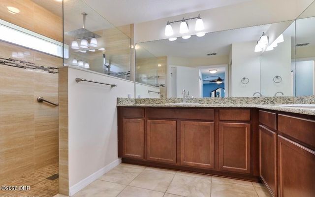 10 Lloshire Path, Palm Coast, FL 32164