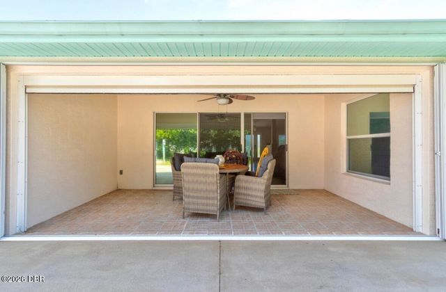 10 Lloshire Path, Palm Coast, FL 32164