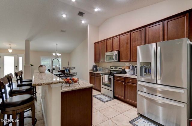 10 Lloshire Path, Palm Coast, FL 32164