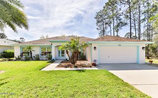 10 Lloshire Path, Palm Coast, FL 32164