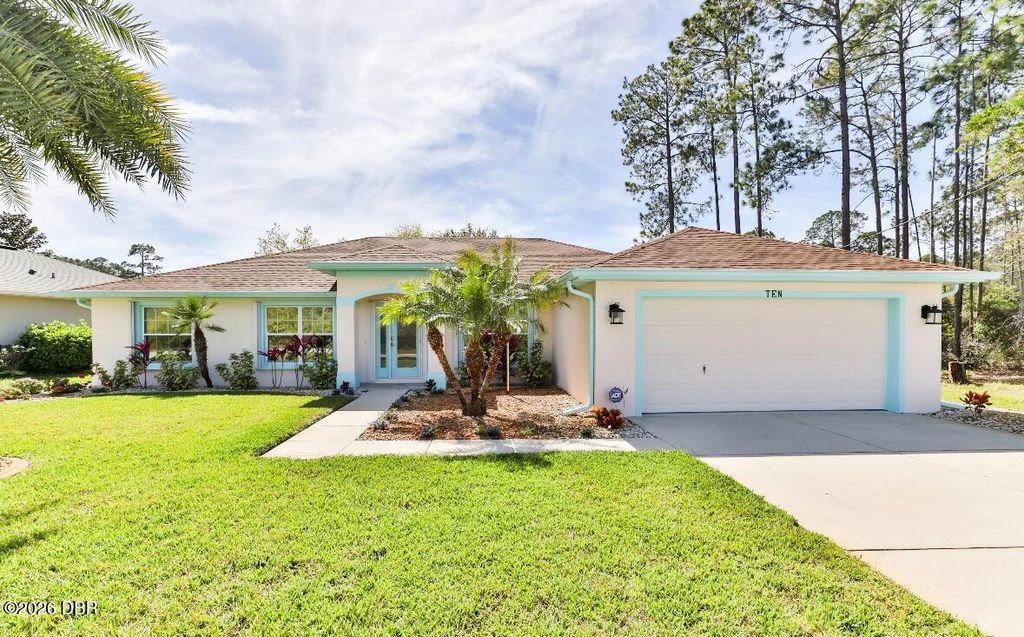 10 Lloshire Path, Palm Coast, FL 32164