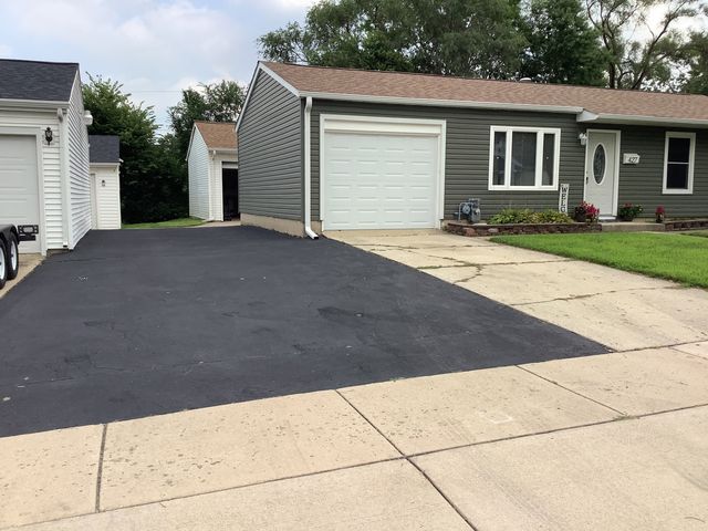 427 KENYON Avenue, Romeoville, IL 60446