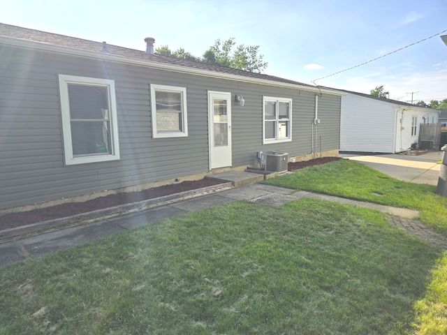 427 KENYON Avenue, Romeoville, IL 60446