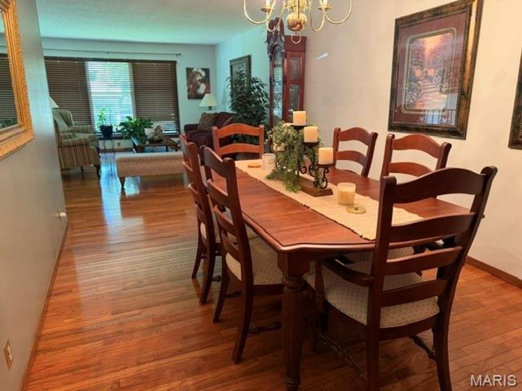 Image 13 of property listing at 858 Cambridge Drive, Sikeston, MO 63801