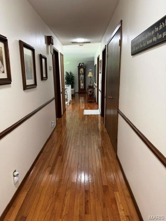 Image 15 of property listing at 858 Cambridge Drive, Sikeston, MO 63801