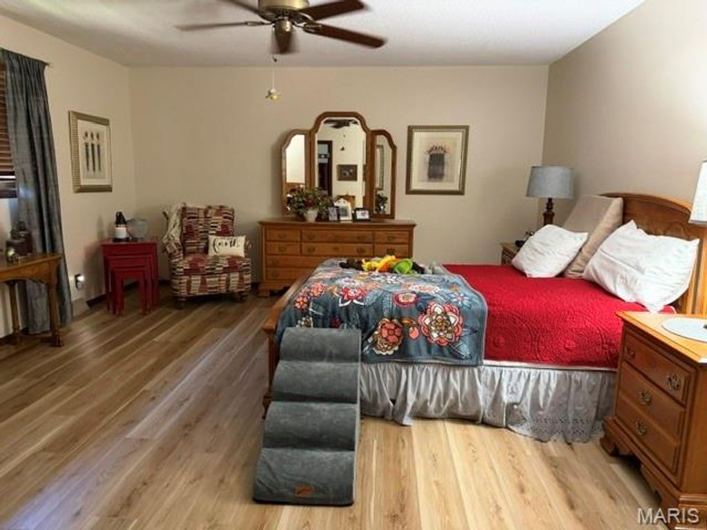 Image 16 of property listing at 858 Cambridge Drive, Sikeston, MO 63801
