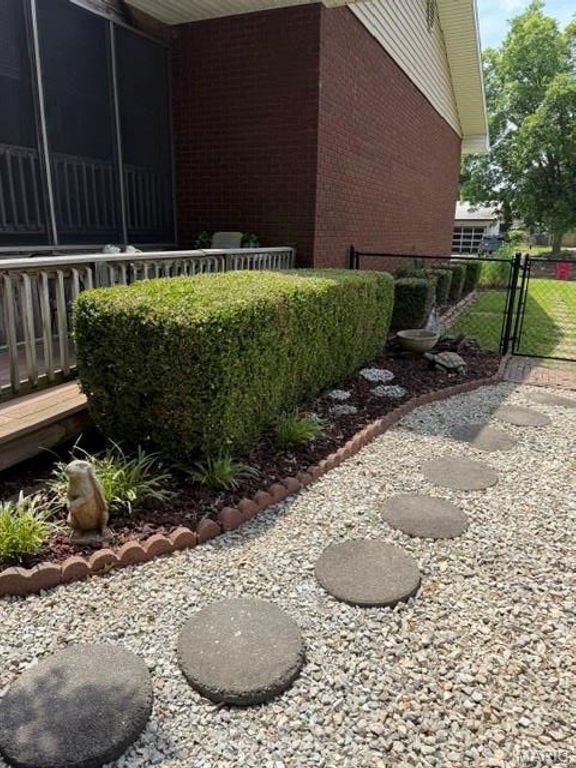Image 6 of property listing at 858 Cambridge Drive, Sikeston, MO 63801