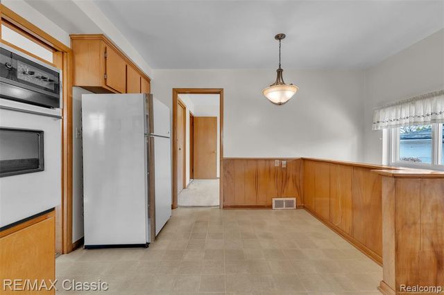 28804 Aline Drive, Warren, MI 48093