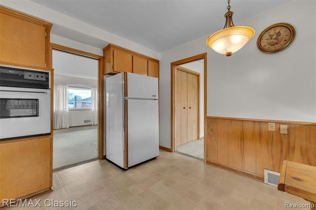 28804 Aline Drive, Warren, MI 48093