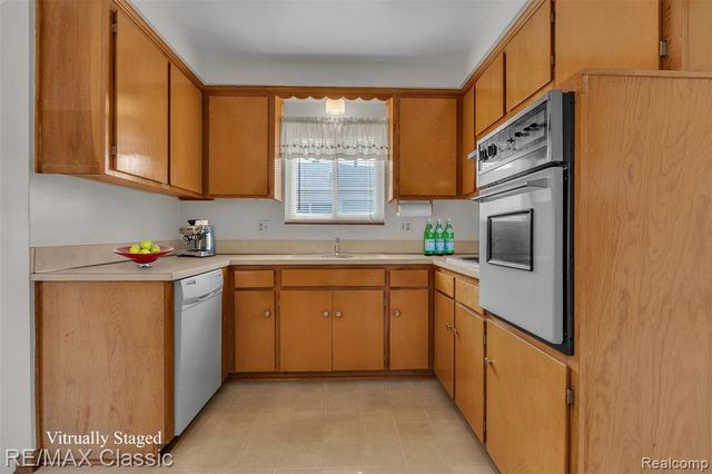 28804 Aline Drive, Warren, MI 48093