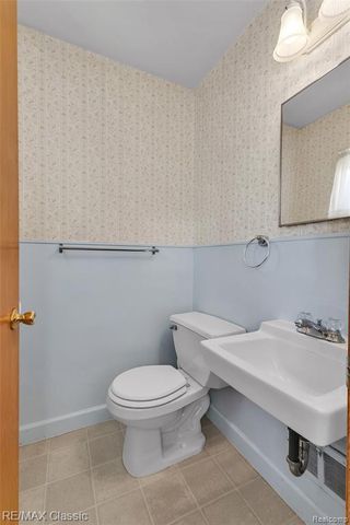 28804 Aline Drive, Warren, MI 48093