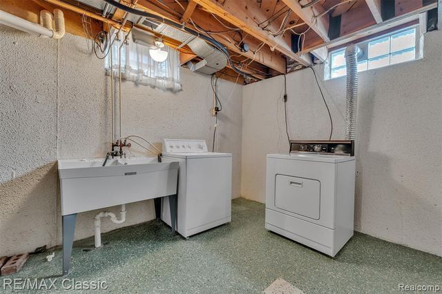 28804 Aline Drive, Warren, MI 48093