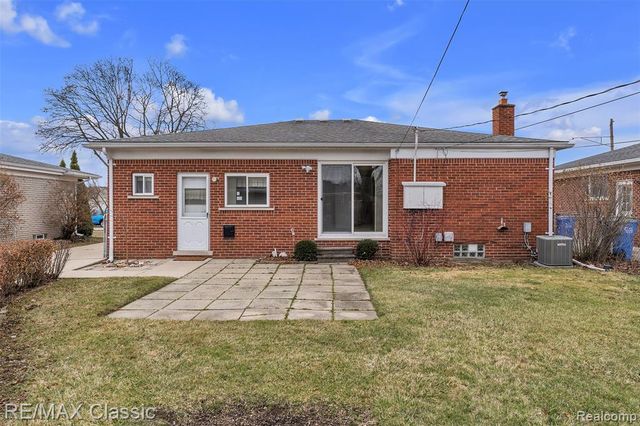 28804 Aline Drive, Warren, MI 48093