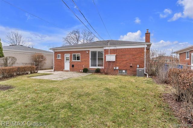 28804 Aline Drive, Warren, MI 48093