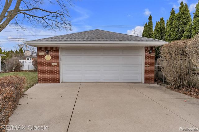 28804 Aline Drive, Warren, MI 48093