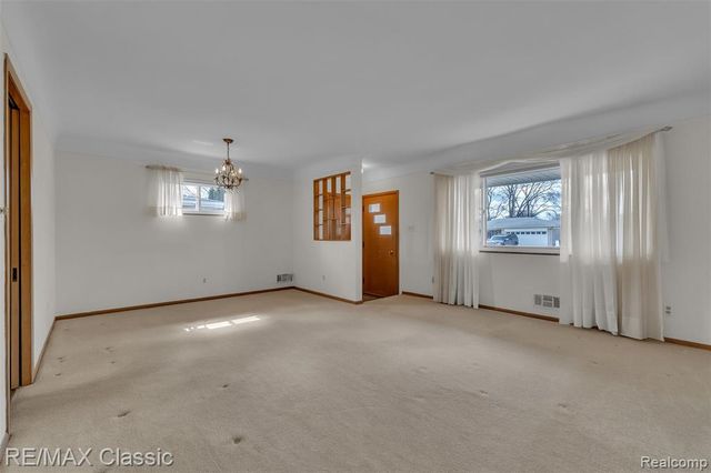 28804 Aline Drive, Warren, MI 48093