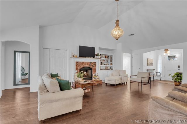 9922 N 120th Avenue E, Owasso, OK 74055