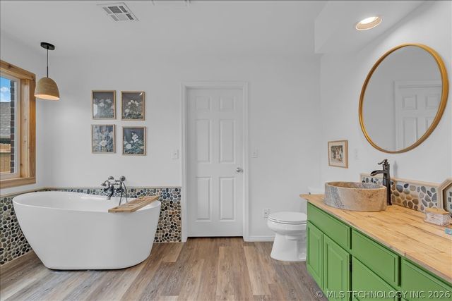 9922 N 120th Avenue E, Owasso, OK 74055