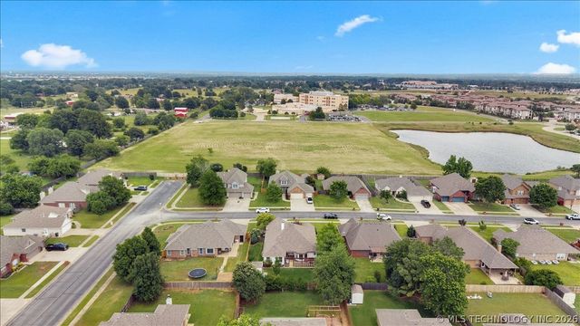 9922 N 120th Avenue E, Owasso, OK 74055
