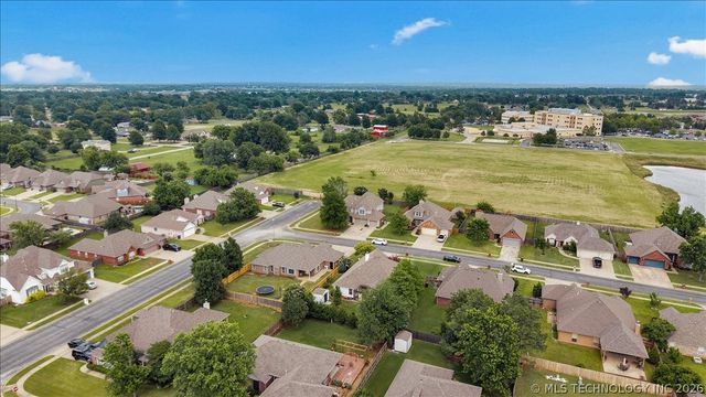 9922 N 120th Avenue E, Owasso, OK 74055