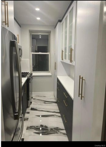 6766 108th Street D5, Forest Hills, NY 11375