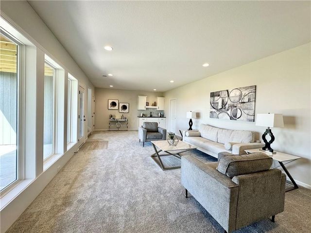 2762 SW 11th Terrace, Lee's Summit, MO 64081