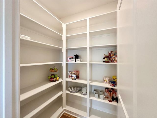 2762 SW 11th Terrace, Lee's Summit, MO 64081